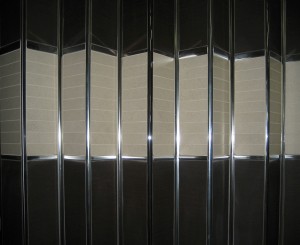 Глянцевый алюминиевый профиль RE.AS в сочетании с профилем LI33